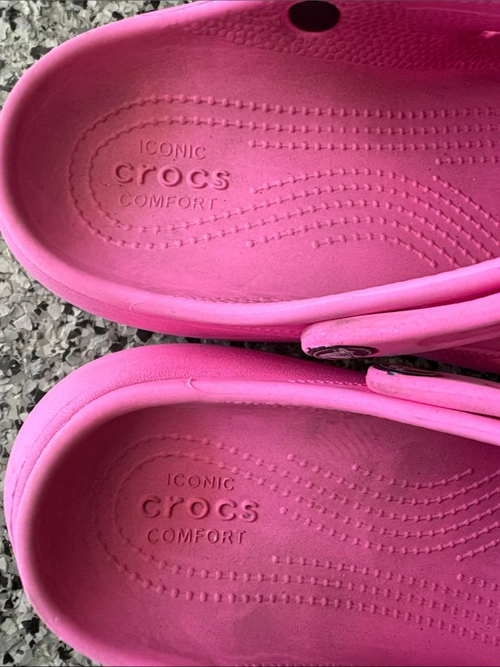 CROCS Kids Classic Clog in Hot Pink
